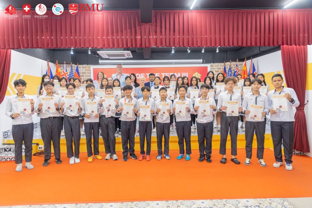 សូមអបអរសាទរសិស្សវិទ្យាល័យអន្តរជាតិទាំង៤០រូបដែលបញ្ចប់វគ្គសិក្សានៅសាលា Cempaka នាប្រទេសម៉ាឡេុសុី