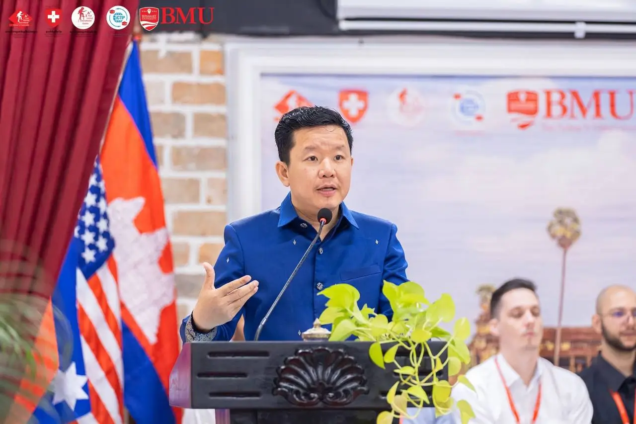 រីករាយបានចែករំលែកបទពិសោធន៍ស្តីពី “វិធីសាស្ត្រការអប់រំកូន” និងផ្តល់ការជួយសម្រាលបន្ទុកហិរញ្ញវត្ថុខ្លះជូនដល់មាតាបិតាជាង២០០នាក់ ដែលបានចូលរួម ក្នុងទិសដៅលើកកម្ពស់ការសិក្សាកូនៗ។