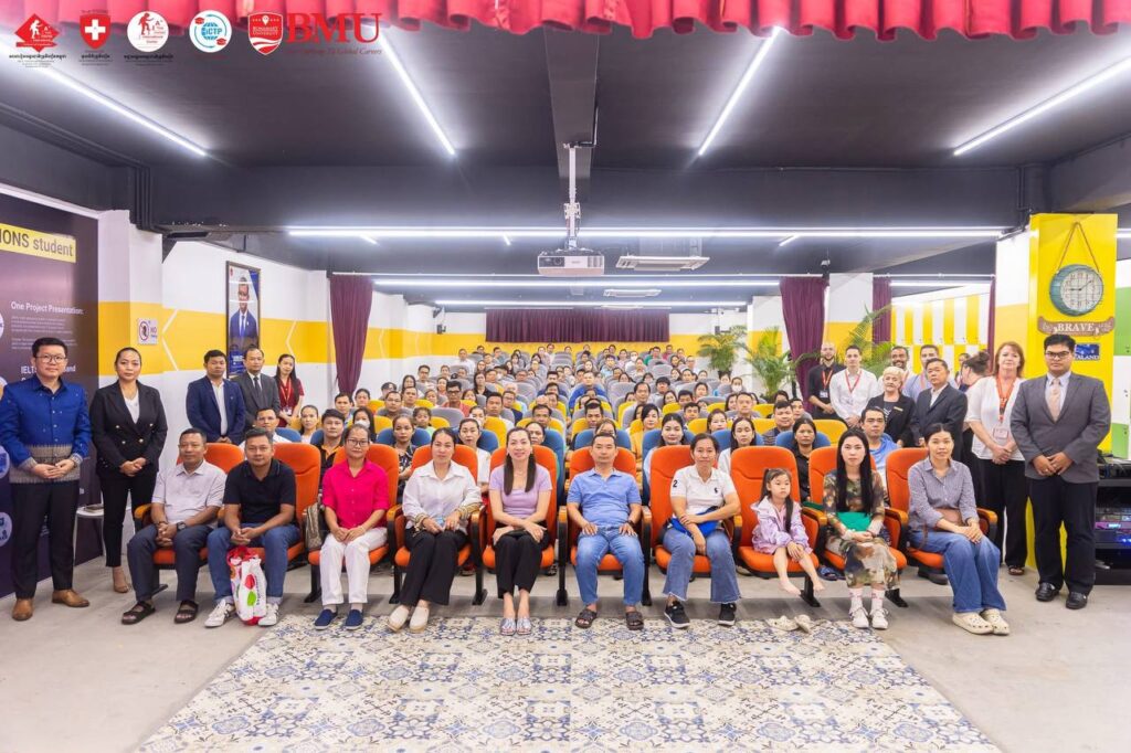 រីករាយបានចែករំលែកបទពិសោធន៍ស្តីពី "វិធីសាស្ត្រការអប់រំកូន" និងផ្តល់ការជួយសម្រាលបន្ទុកហិរញ្ញវត្ថុខ្លះជូនដល់មាតាបិតាជាង២០០នាក់ ដែលបានចូលរួម ក្នុងទិសដៅលើកកម្ពស់ការសិក្សាកូនៗ។