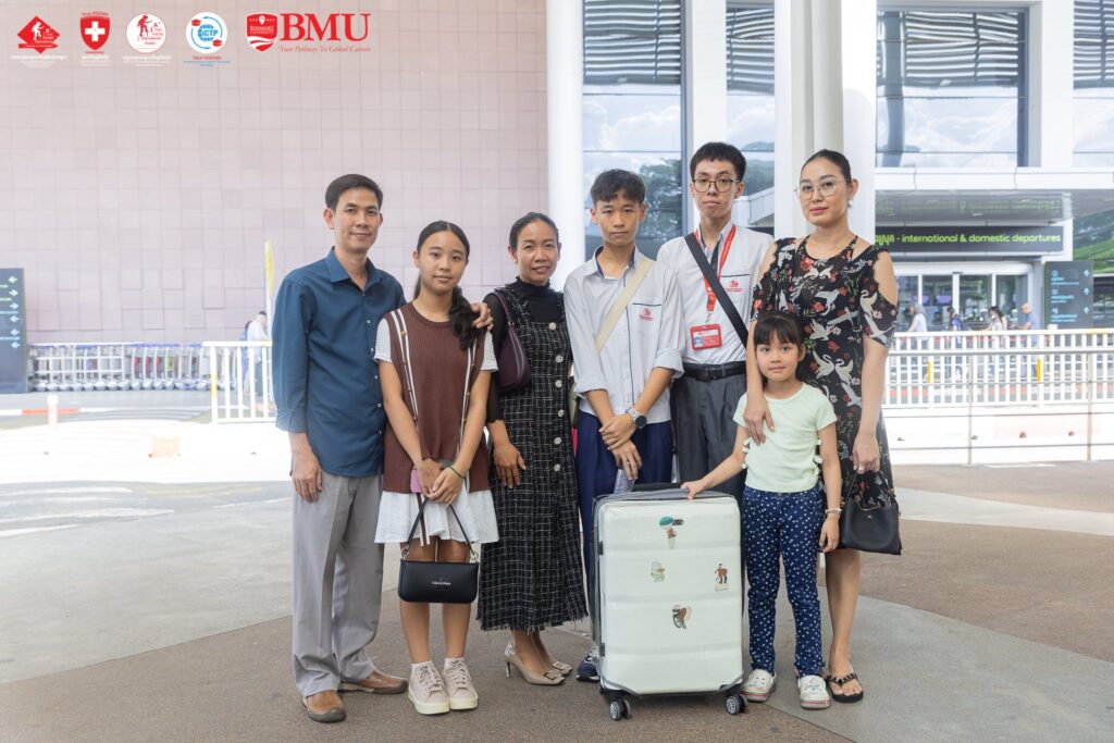 Congratulations to our 24 True VISIONS International High School students on a Summer School study trip to the United States of America