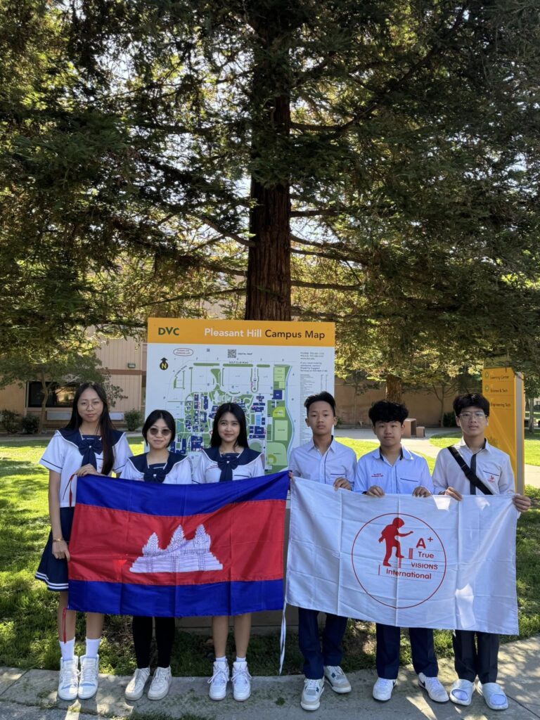 ពីសហរដ្ឋអាមេរិក៖ ថ្ងៃនេះសិស្សានុសិស្សទ្រូវីហ្សិន២៤រូប កំពុងសិក្សានៅសាលាជាដៃគូ Diablo Valley College ក្នុងទីក្រុងសាន់ហ្វ្រាន់ស៊ីស្កូ រដ្ឋកាលីហ្វ័រញ៉ា សហរដ្ឋអាមេរិក។
