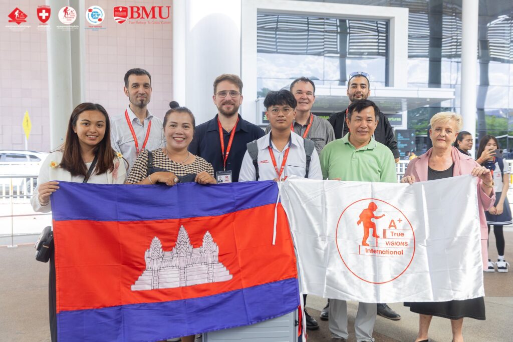 Congratulations to our 24 True VISIONS International High School students on a Summer School study trip to the United States of America