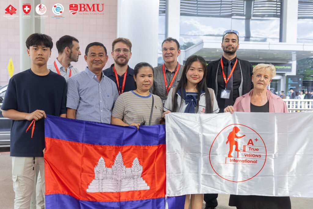 Congratulations to our 24 True VISIONS International High School students on a Summer School study trip to the United States of America