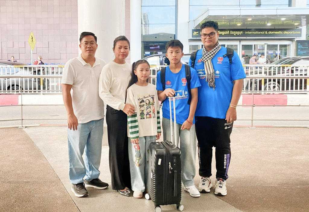 អបអរសាទរសិស្សឆ្នើមប្រចាំសាលារៀនអន្តរជាតិទ្រូវីហ្សិនកម្ពុជា បានទទួលឱកាសទស្សនកិច្ចសិក្សានៅប្រទេសចិន អបអរសាទរសិស្សឆ្នើមប្រចាំសាលារៀនអន្តរជាតិទ្រូវីហ្សិនកម្ពុជា បានទទួលឱកាសទស្សនកិច្ចសិក្សានៅប្រទេសចិន