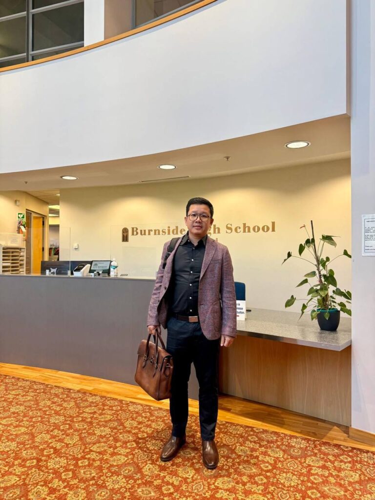 Dr. Seng Bona, Chairman of True VISIONS met with Mr. Craig Rosengrave, Director of International Academic Affairs, at Burnside High School in Christchurch, New Zealand, to discuss student exchange.
June 2025
