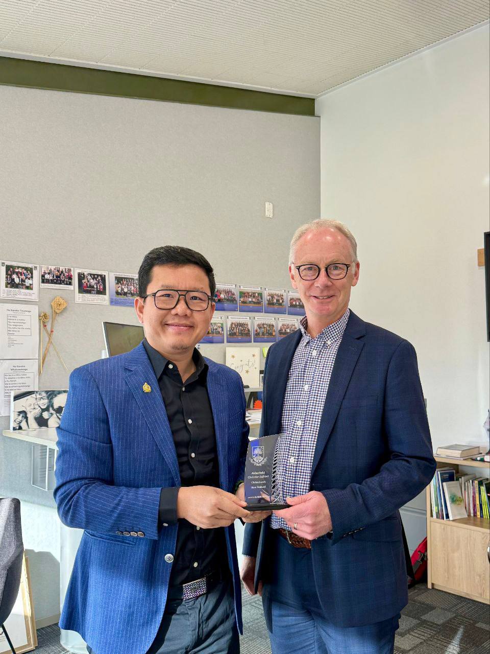 Dr. Seng Bona, Chairman of True VISIONS, had the honor of meeting with Mr. Mark Richardson, Principal of Aidenfield Christian School, to discuss the exchange of students. It is also worth noting that Aidenfield School and True VISIONS are partner schools that have been exchanging students to study in New Zealand since 2018.June 2025