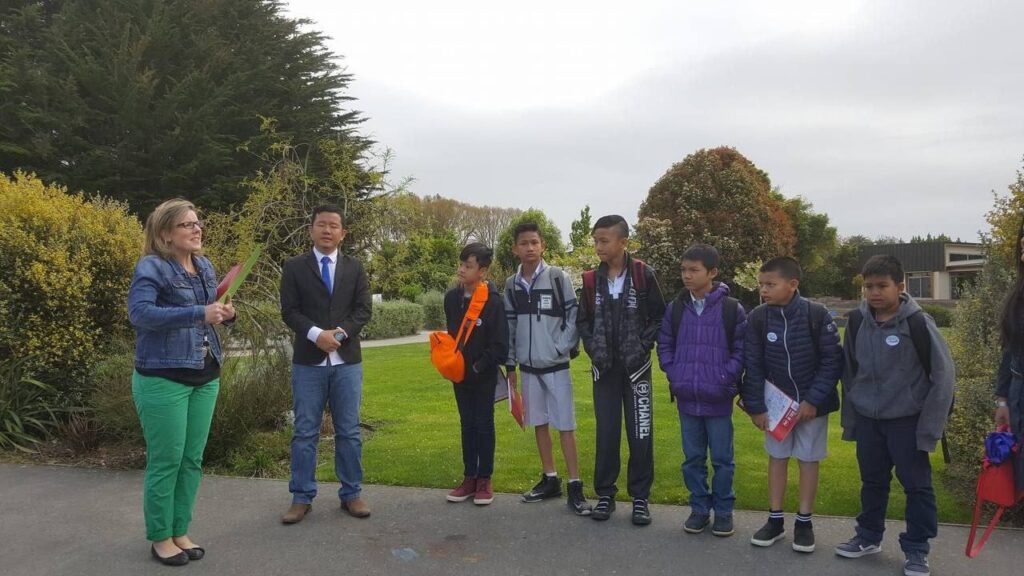 Dr. Seng Bona, Chairman of True VISIONS, had the honor of meeting with Mr. Mark Richardson, Principal of Aidenfield Christian School, to discuss the exchange of students. It is also worth noting that Aidenfield School and True VISIONS are partner schools that have been exchanging students to study in New Zealand since 2018.
June 2025
