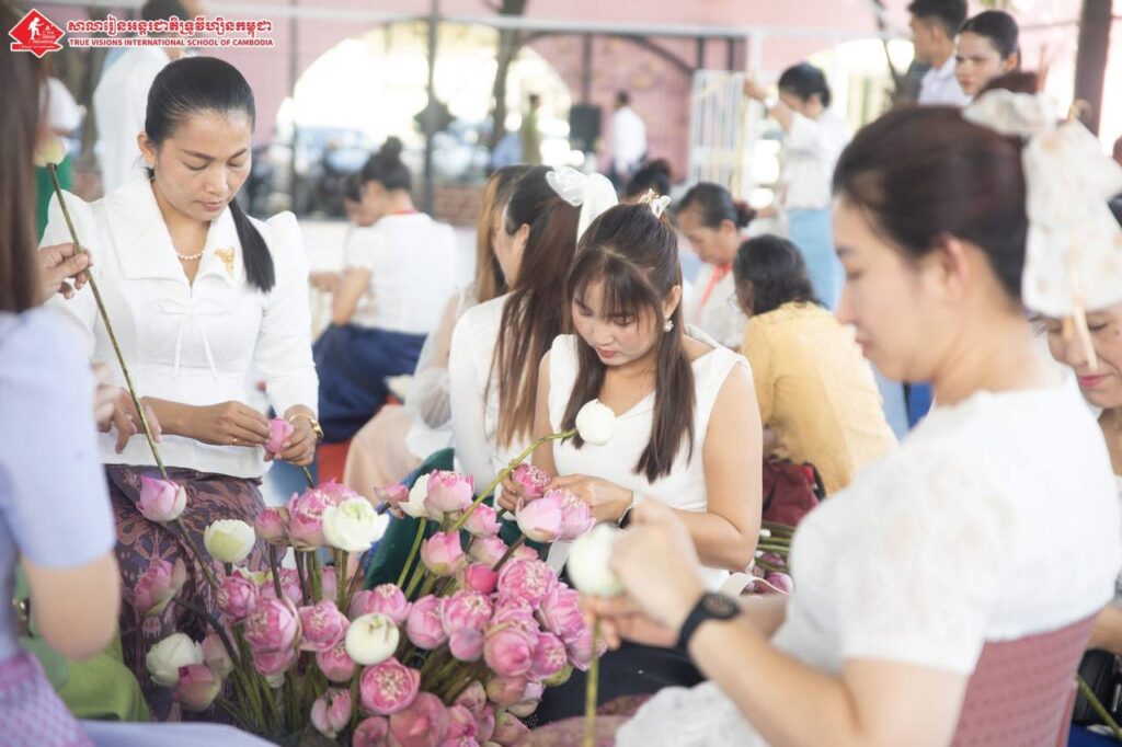 កម្មវិធីវេចនំអន្សមបុណ្យភ្ជុំទ្រូវីហ្សិន