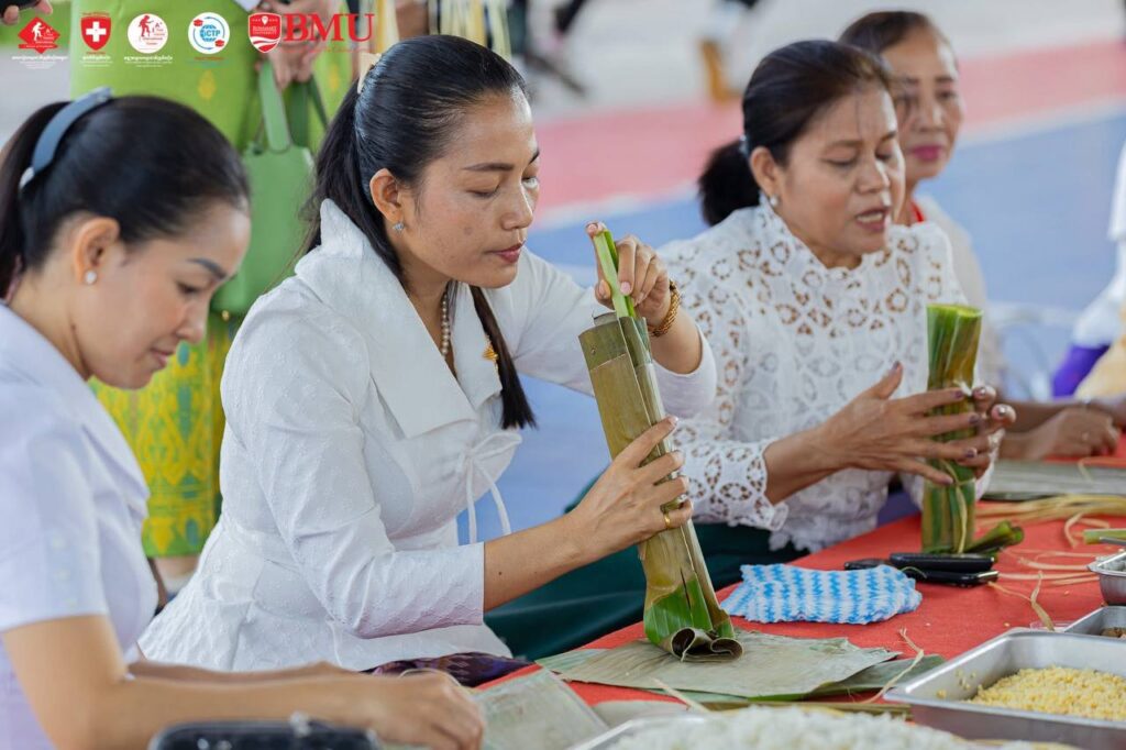 កម្មវិធីវេចនំអន្សមបុណ្យភ្ជុំទ្រូវីហ្សិន