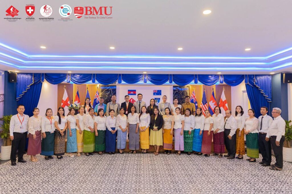 បណ្ឌិត សេង បូណា ស្ថាបនិក និងជាប្រធានក្រុមប្រឹក្សាភិបាល នៃសាលារៀនអន្តរជាតិទ្រូវីហ្សិនកម្ពុជា បានដឹកនាំកិច្ចប្រជុំគ្រូបង្រៀនចំណេះទូទៅខ្មែរ ប្រចាំឆមាសទី២ និងការដាក់ចេញនូវផែនការសកម្មភាពសម្រាប់ឆ្នាំសិក្សាថ្មី ២០២៦-២០២៧។